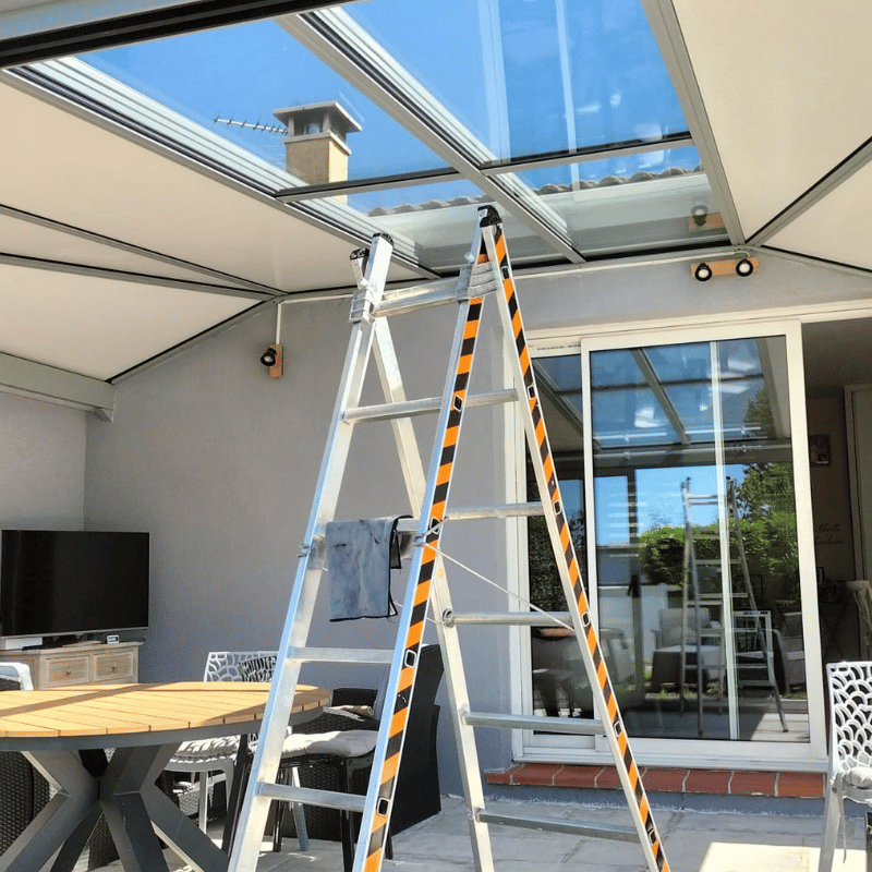 Remise en état après travaux à Pibrac : vitres, sols et poussières éliminés pour un local prêt à l’usage.